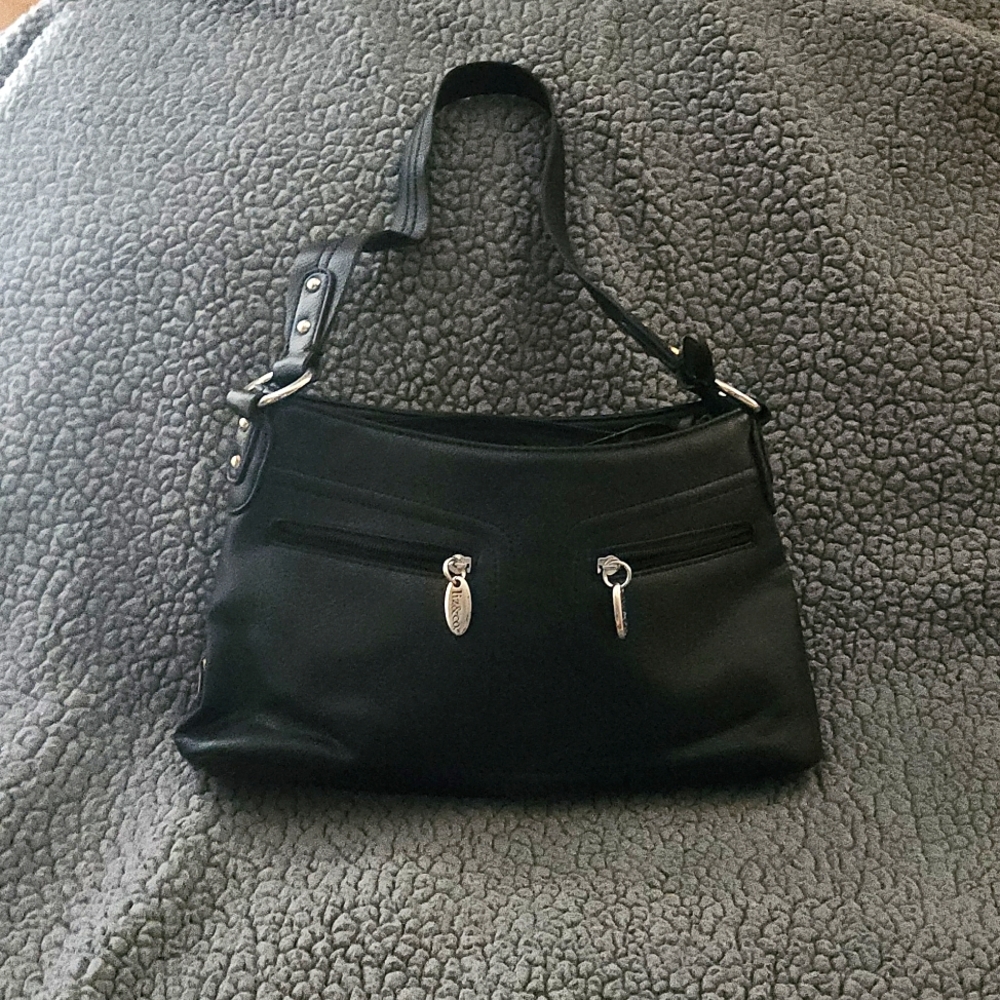 Liz and Co black faux leather shoulder bag